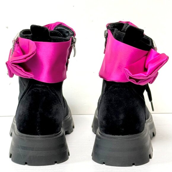 Betsey Johnson Dozer Boots Sz 7 Black Velvet Combat Pink Sash Buckle Lug Sole - Picture 6 of 10